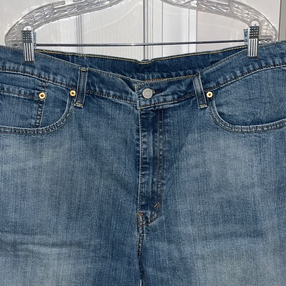 Levi’s 569 denim jean shorts Size 38 - Picture 2 of 7